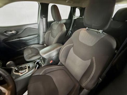 Used 2015 Jeep Cherokee Latitude image 25