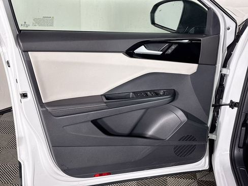 Used 2025 Volkswagen Taos S AWD/4WD image 10