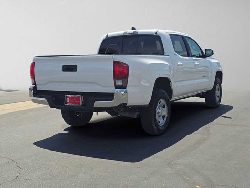 Used 2020 Toyota Tacoma SR5 RWD image 4