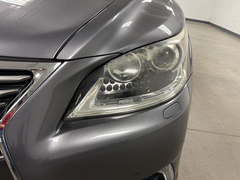 Used 2013 Lexus LS 460 w/ Comfort Pkg RWD image 11
