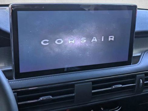 Used 2024 Lincoln Corsair FWD image 11