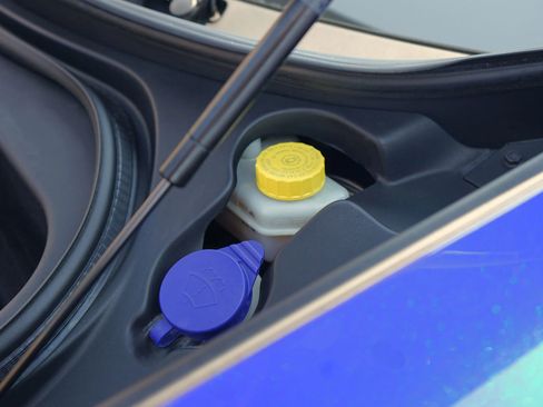 Used 2015 McLaren 650S Spider image 18