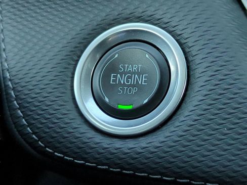 Used 2025 Chevrolet Equinox LT w/ Convenience Package II image 24