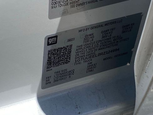 Used 2024 GMC Sierra 1500 AT4 w/ Technology Package AWD/4WD image 12