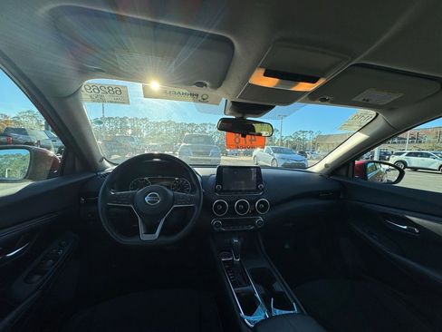 Used 2020 Nissan Sentra SV image 6