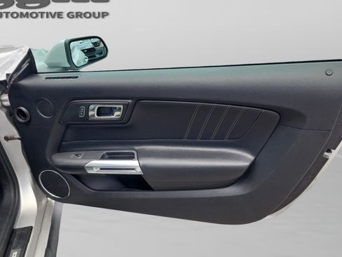 Used 2017 Ford Mustang Premium RWD image 5