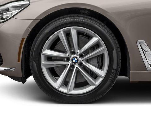 Used 2018 BMW 750i xDrive AWD/4WD image 14