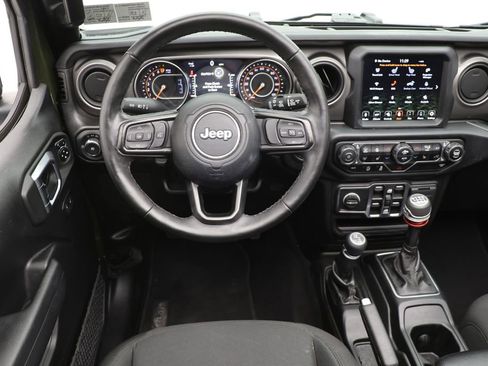 Used 2022 Jeep Wrangler Unlimited Sport w/ Sun And Sound Package AWD/4WD image 12