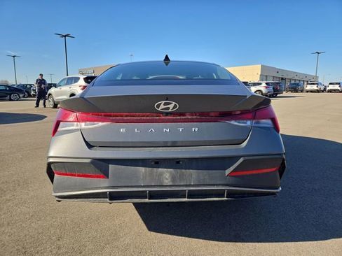 Certified 2024 Hyundai Elantra SEL image 7