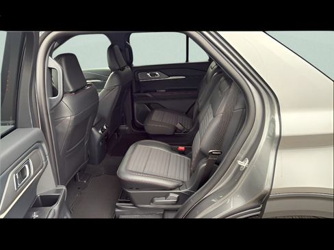 New 2026 Ford Explorer ST-Line w/ ST-Line Street Pack AWD/4WD image 44