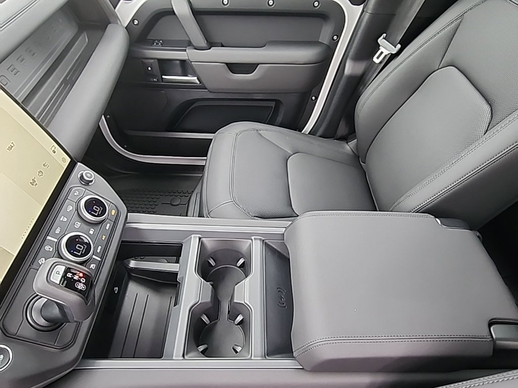 New 2026 Land Rover Defender 110 X-Dynamic SE AWD/4WD image 12