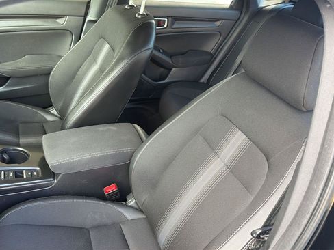 Used 2025 Honda Civic Sport image 26