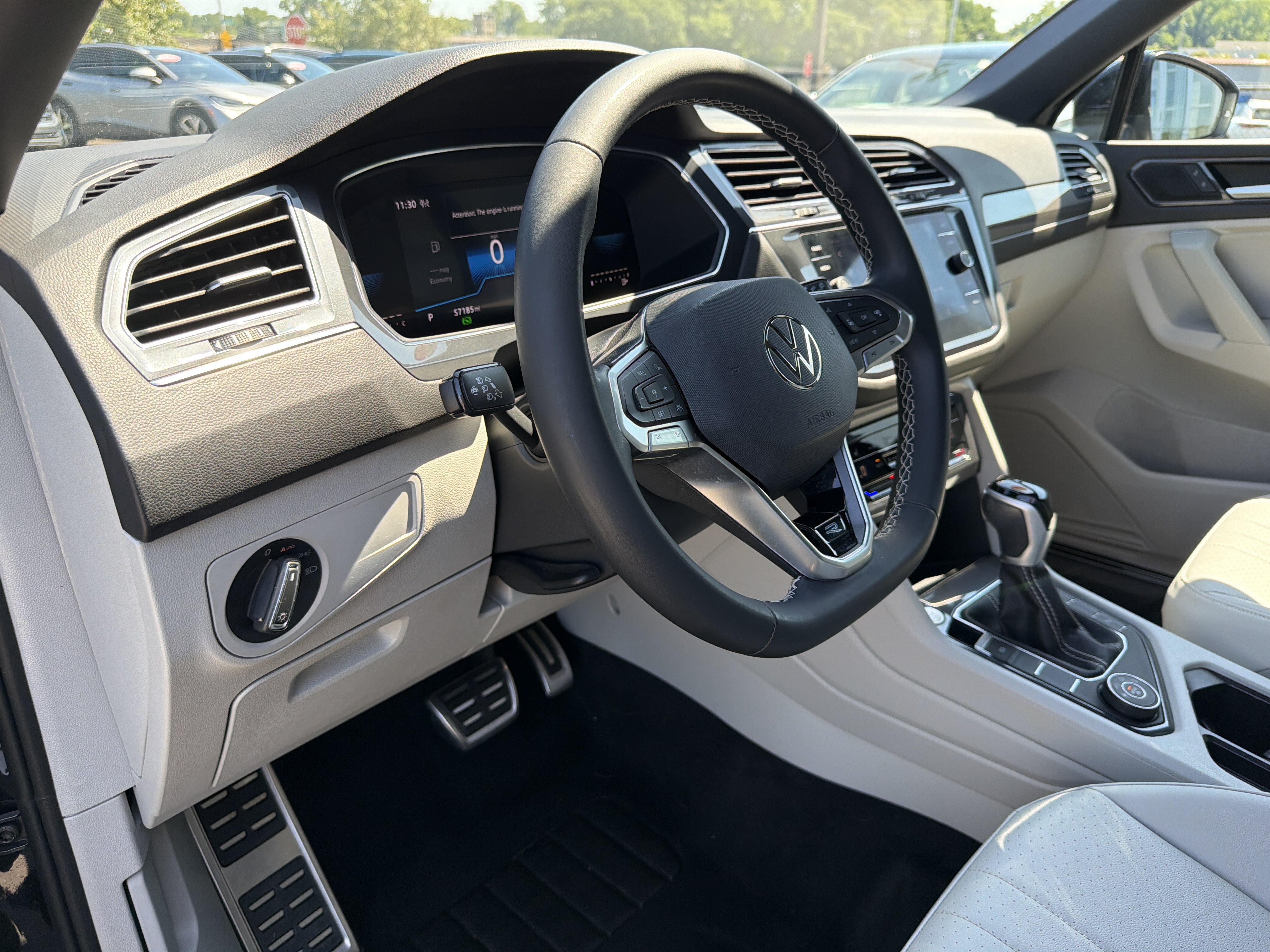 Certified 2023 Volkswagen Tiguan SE R-Line AWD/4WD image 18
