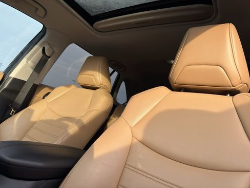 Used 2021 Toyota RAV4 XLE Premium image 27