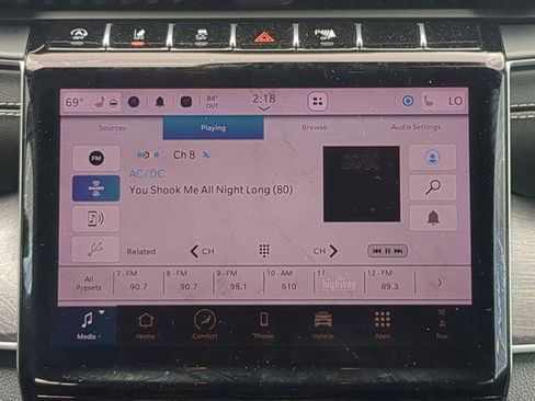 Certified 2025 Jeep Grand Cherokee L Limited w/ Luxury Tech Group II image 21