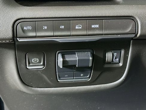 Used 2023 Cadillac Escalade Sport w/ LPO, Illumination Package image 10