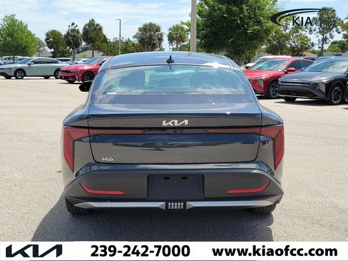 New 2026 Kia K4 LXS image 5