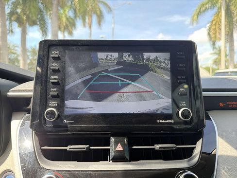 Used 2022 Toyota Corolla LE FWD image 32