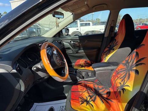 Used 2018 Nissan Rogue S image 10