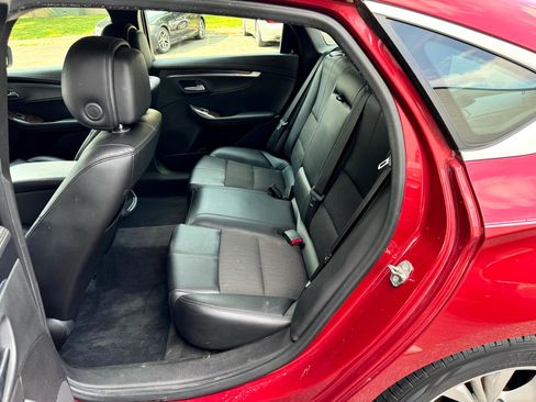 Used 2014 Chevrolet Impala LT w/ Convenience Package image 14