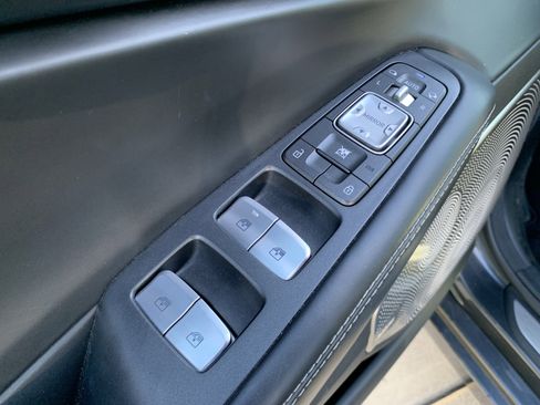 Used 2018 Genesis G90 3.3T Premium image 15