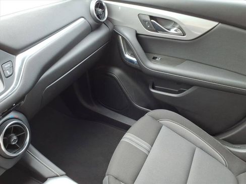 Used 2025 Chevrolet Blazer LT FWD image 33