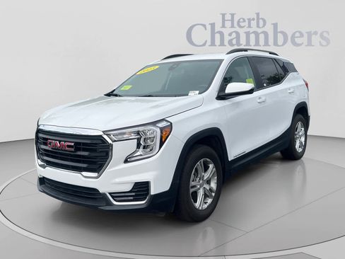 Used 2023 GMC Terrain SLE w/ Driver Convenience Package AWD/4WD image 4