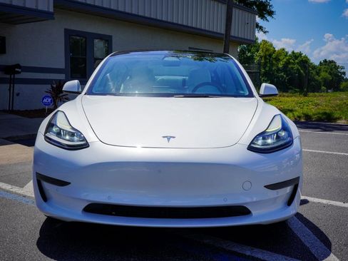 Used 2022 Tesla Model 3 Standard Range RWD image 2
