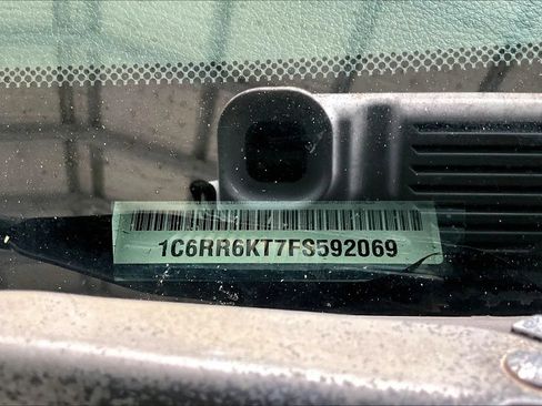 Used 2015 RAM 1500 Express RWD image 17