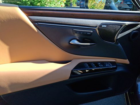 Used 2023 Lexus ES 350 Ultra Luxury image 13