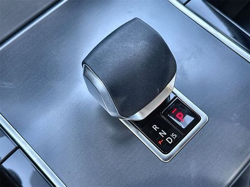 Used 2025 Land Rover Range Rover Velar Dynamic SE image 27