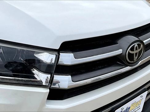 Used 2019 Toyota Highlander Limited AWD/4WD image 31