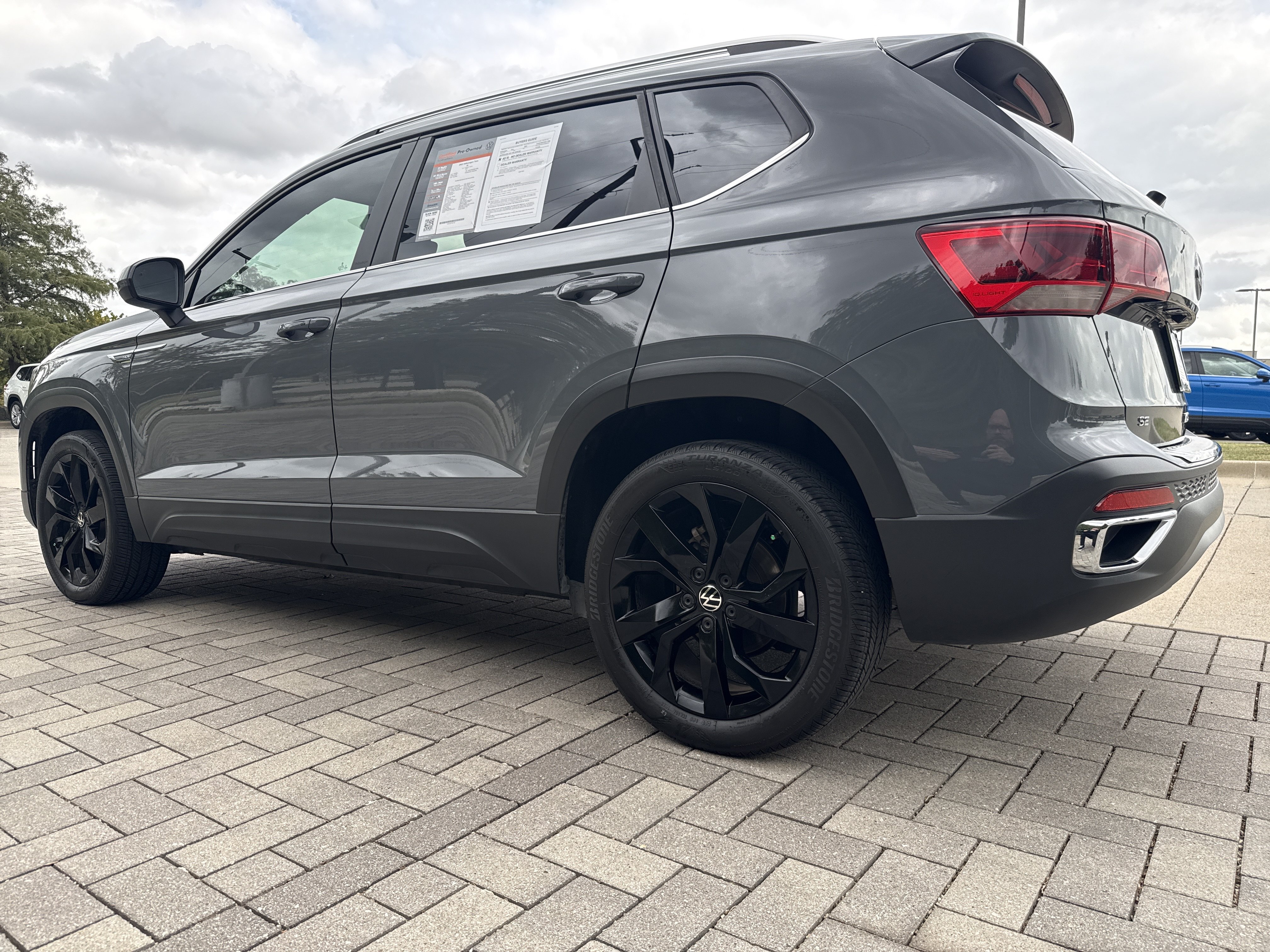 Certified 2023 Volkswagen Taos SE w/ Panoramic Sunroof Package FWD image 7