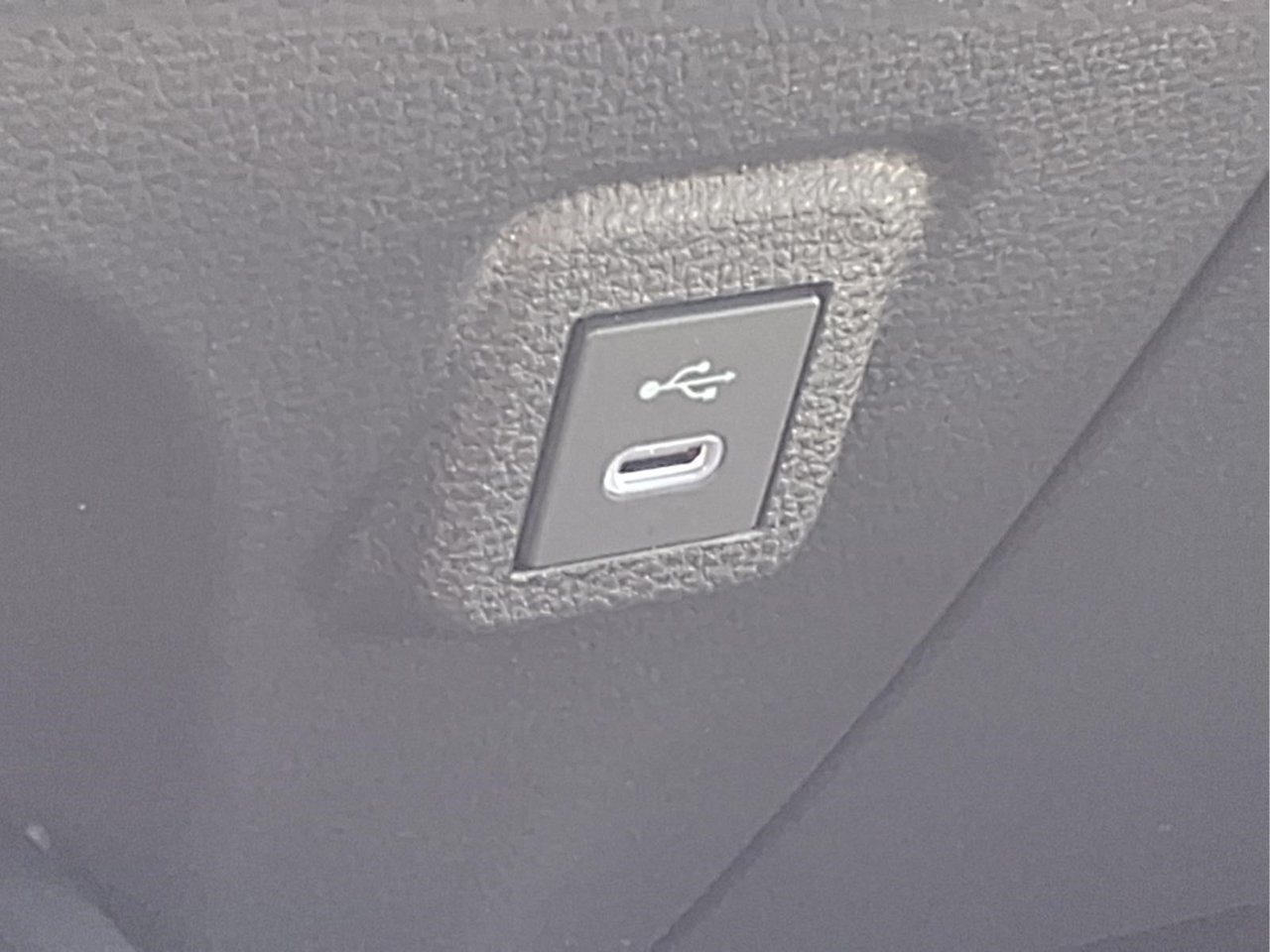 Used 2027 Toyota Corolla LE FWD image 16