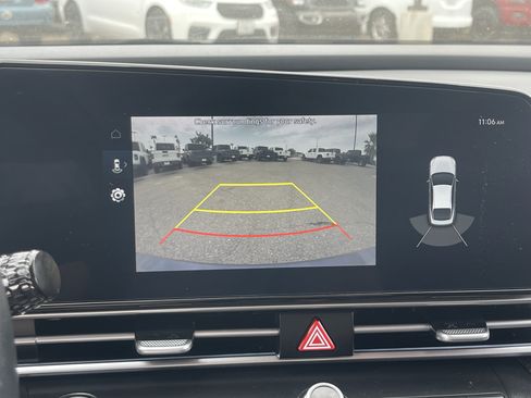 Used 2023 Hyundai Elantra Limited w/ Preferred Accessory Package FWD image 28