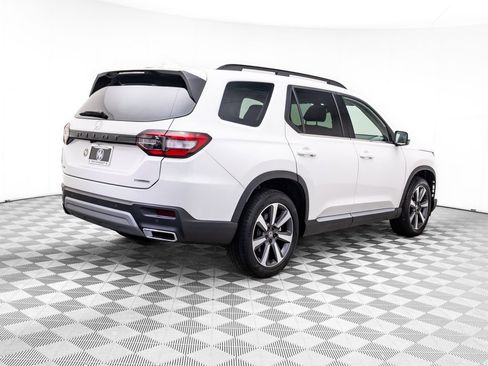 Used 2023 Honda Pilot Touring image 8