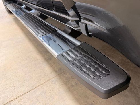 Used 2022 Chevrolet Silverado 1500 High Country w/ Z71 Off-Road Package image 17