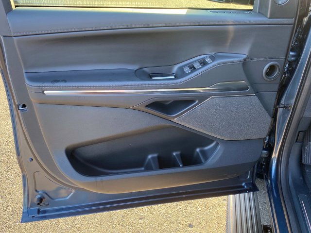 New 2027 Lincoln Navigator Reserve w/ Jet Appearance Package AWD/4WD image 11
