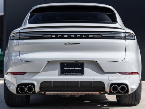 Certified 2024 Porsche Cayenne Coupe AWD/4WD image 10