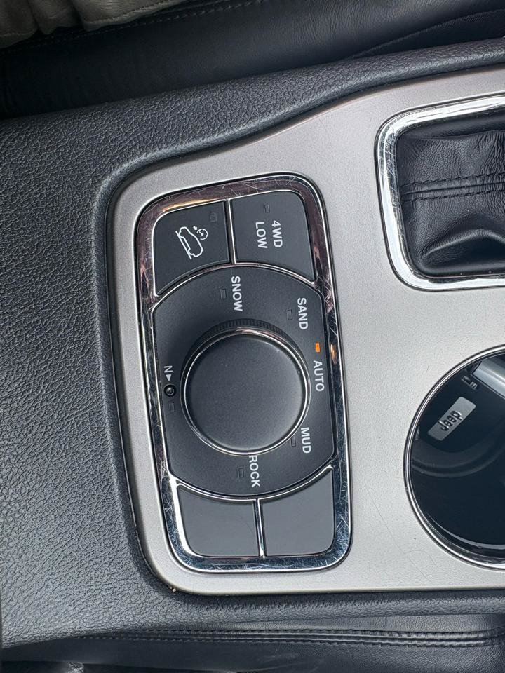 Used 2020 Jeep Grand Cherokee Limited AWD/4WD image 20