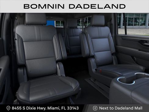 Used 2026 Chevrolet Suburban RST w/ Comfort Package image 17