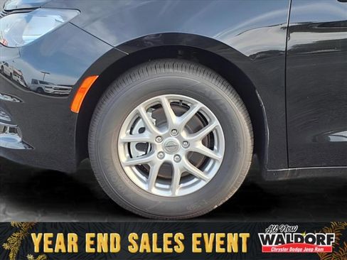 New 2025 Chrysler Voyager LX image 9