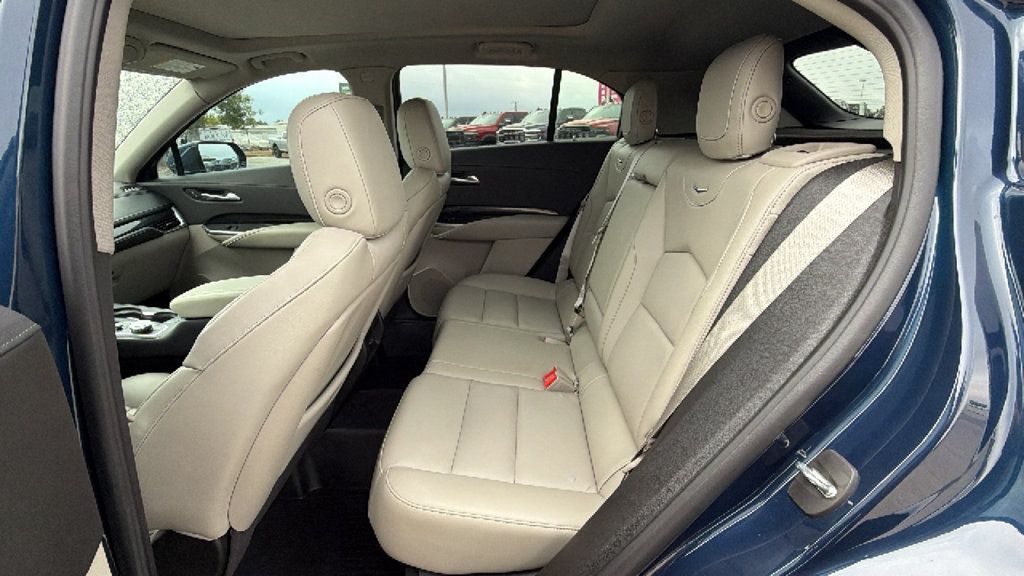 Used 2022 Cadillac XT4 Premium Luxury w/ Cold Weather Package FWD image 26