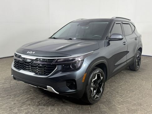 Used 2025 Kia Seltos S AWD/4WD image 3