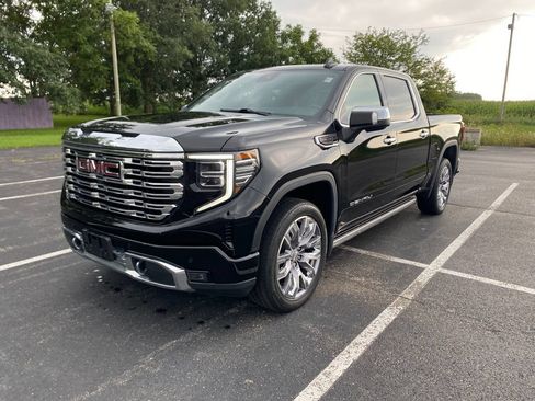 Used 2023 GMC Sierra 1500 Denali AWD/4WD image 3