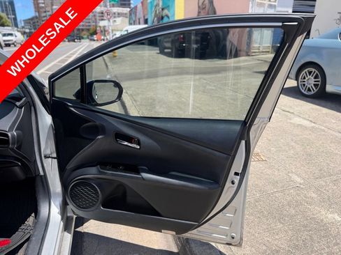 Used 2018 Toyota Prius Prime Plus w/ Carpet Mat Package FWD image 16