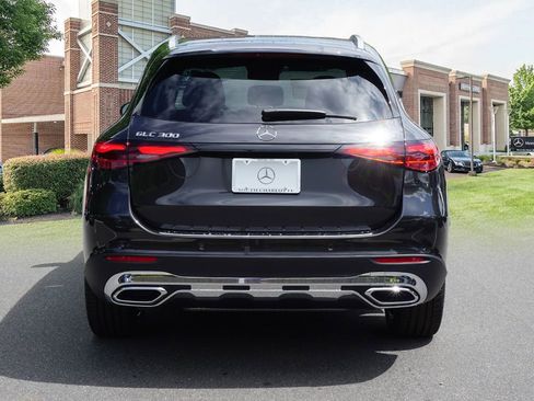 Used 2025 Mercedes-Benz GLC 300 4MATIC image 6