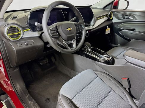 New 2026 Chevrolet Trax LT w/ Sunroof Package image 5