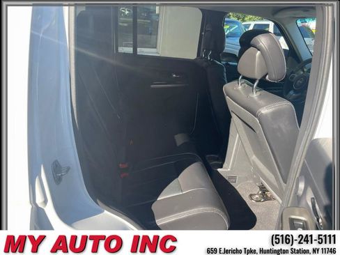 Used 2012 Jeep Liberty Limited w/ Tire & Wheel Group image 30