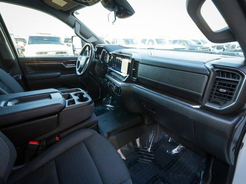 Used 2024 Chevrolet Silverado 2500 LT w/ Convenience Package image 22